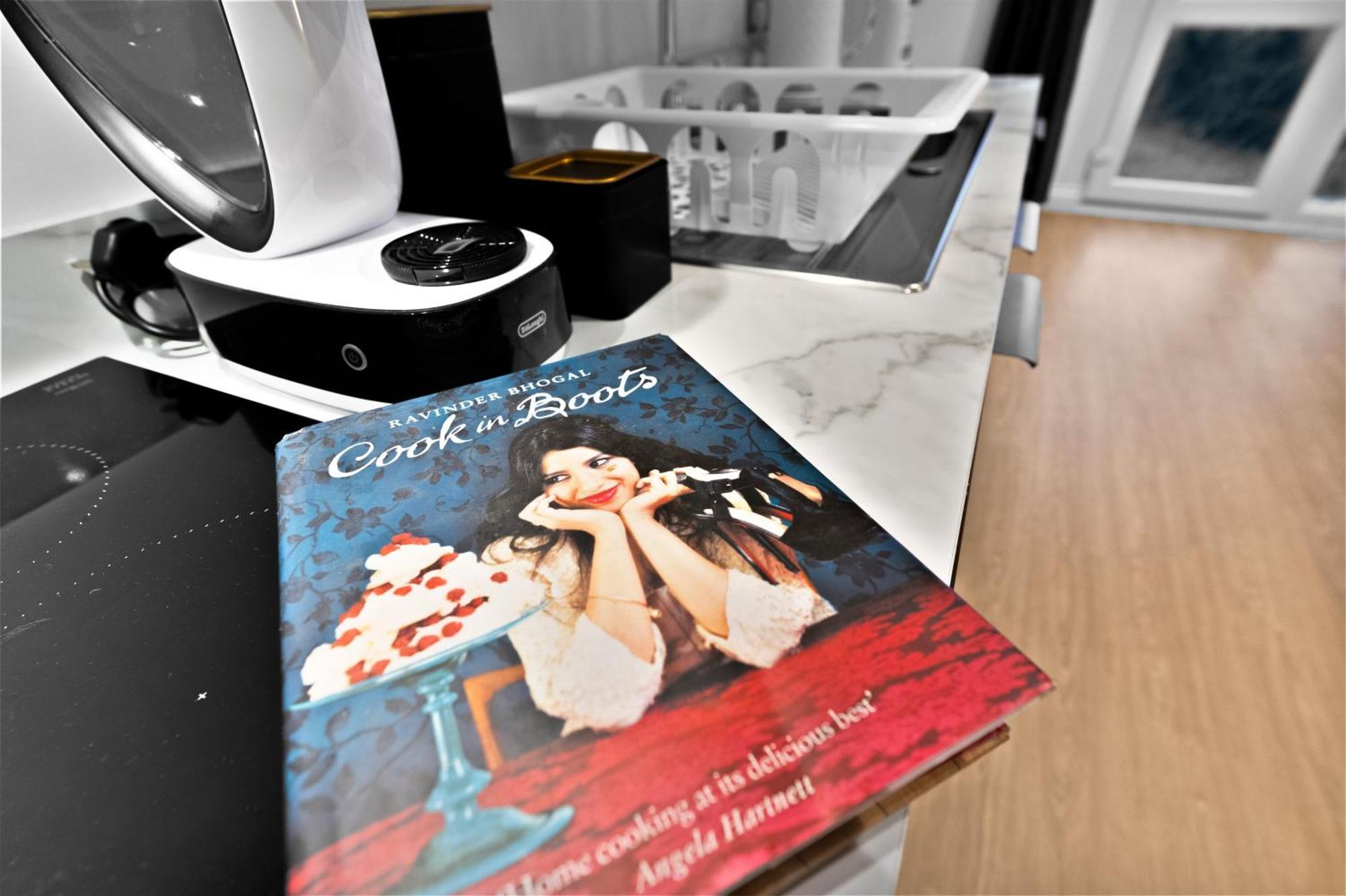 Modern Apartments London With Free Wifi Екстериор снимка