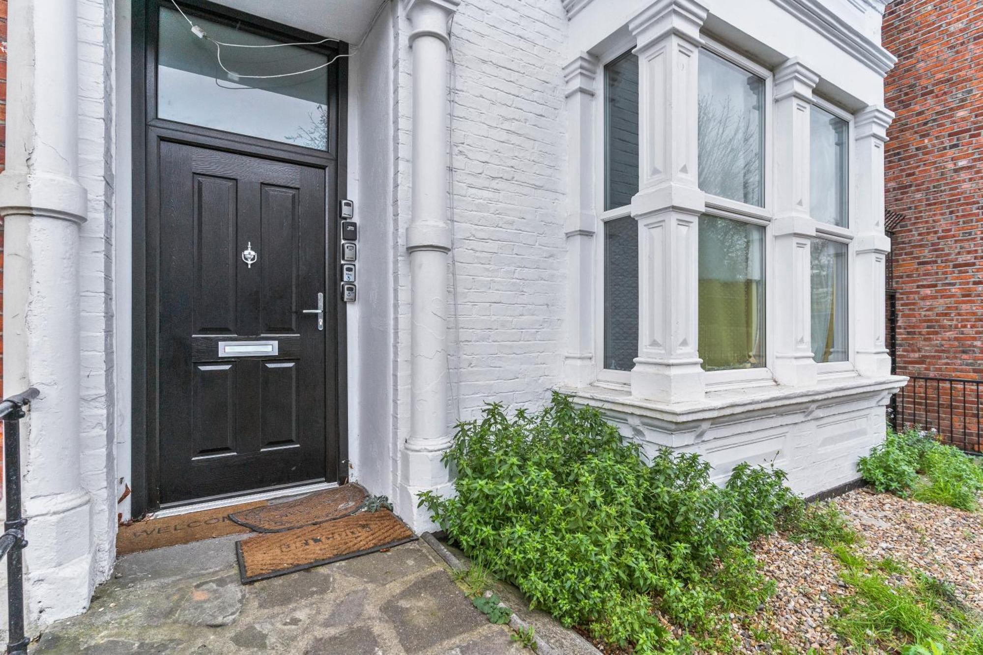 Modern Apartments London With Free Wifi Екстериор снимка