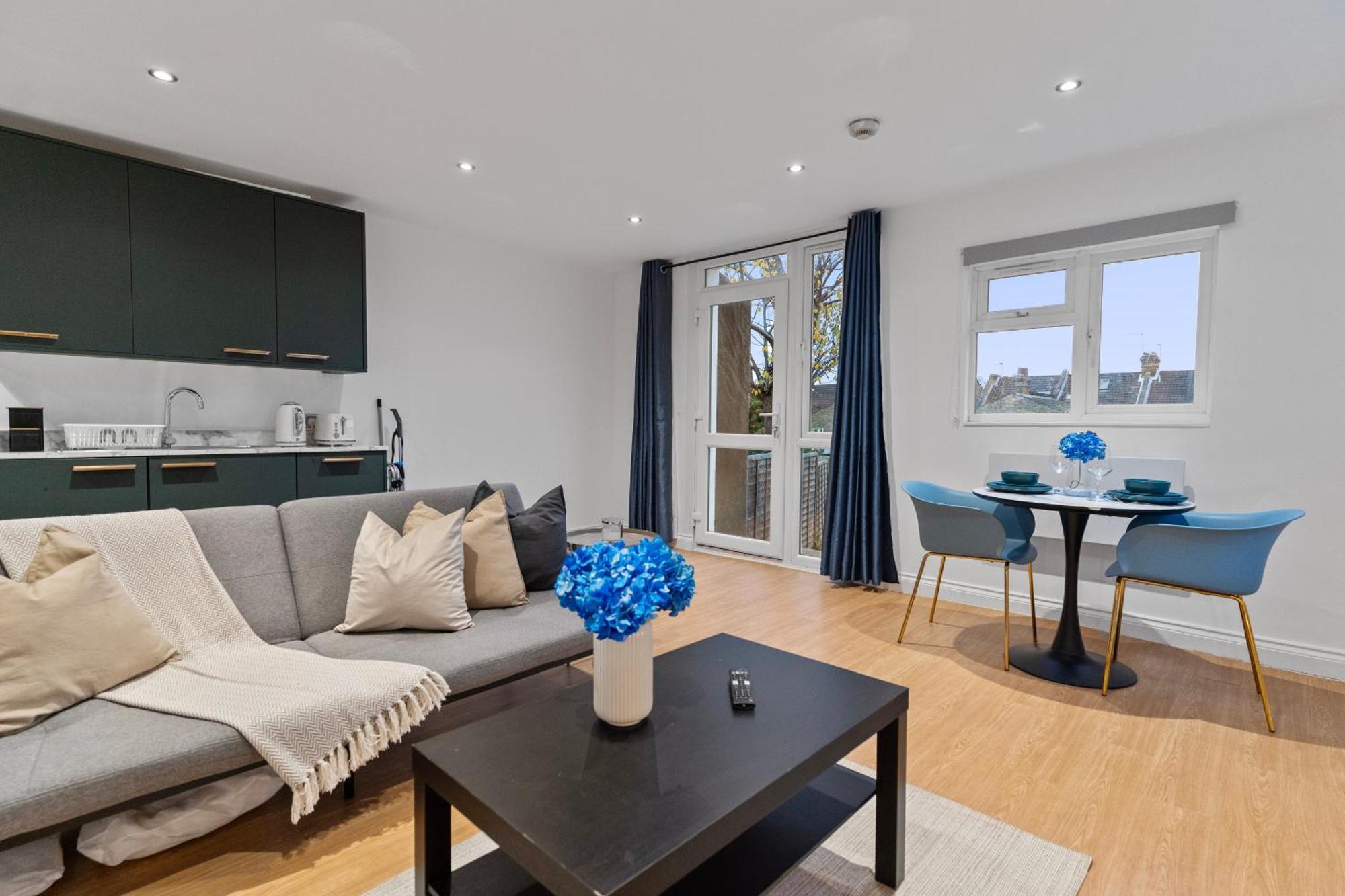 Modern Apartments London With Free Wifi Екстериор снимка