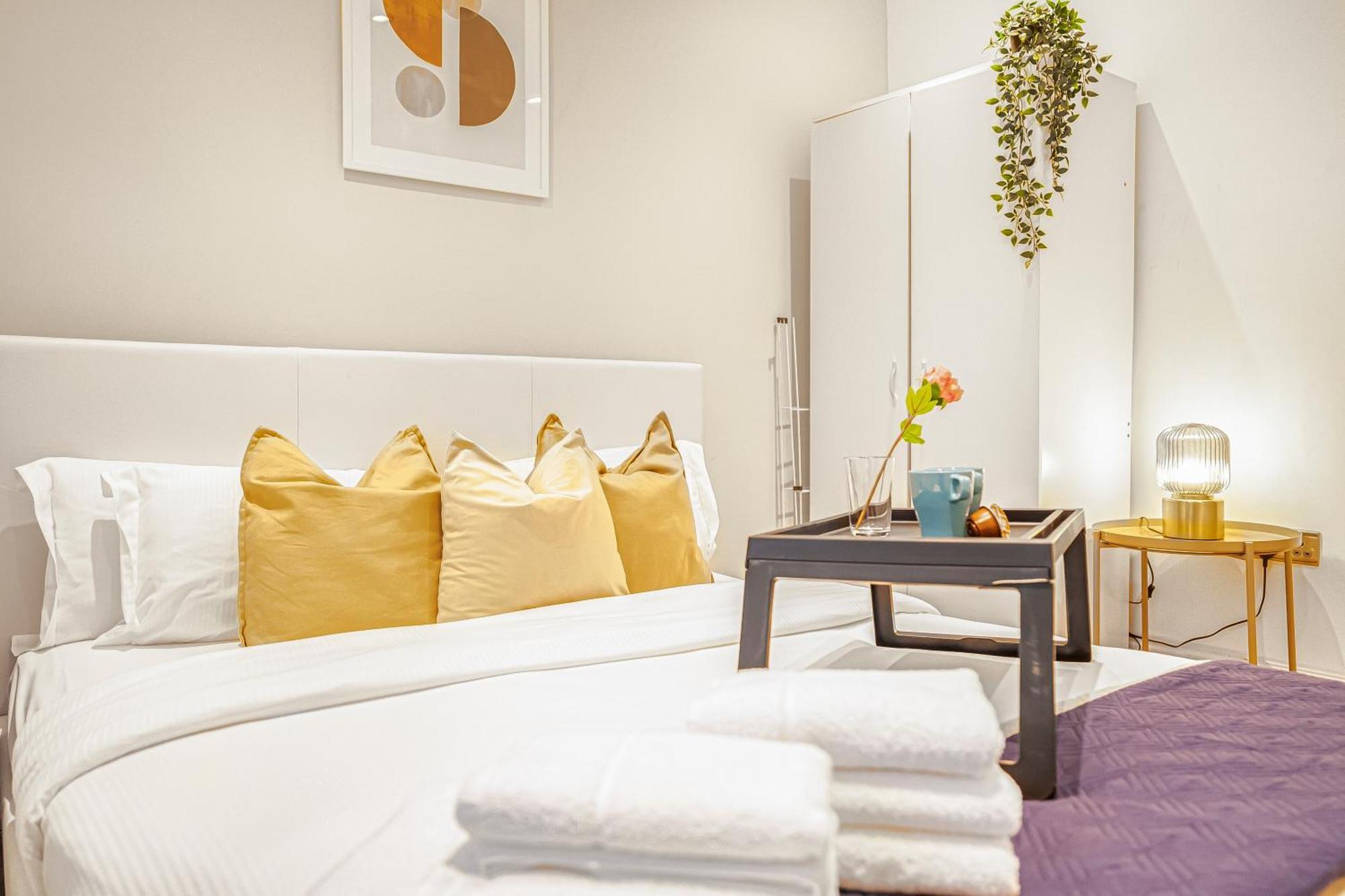Modern Apartments London With Free Wifi Екстериор снимка