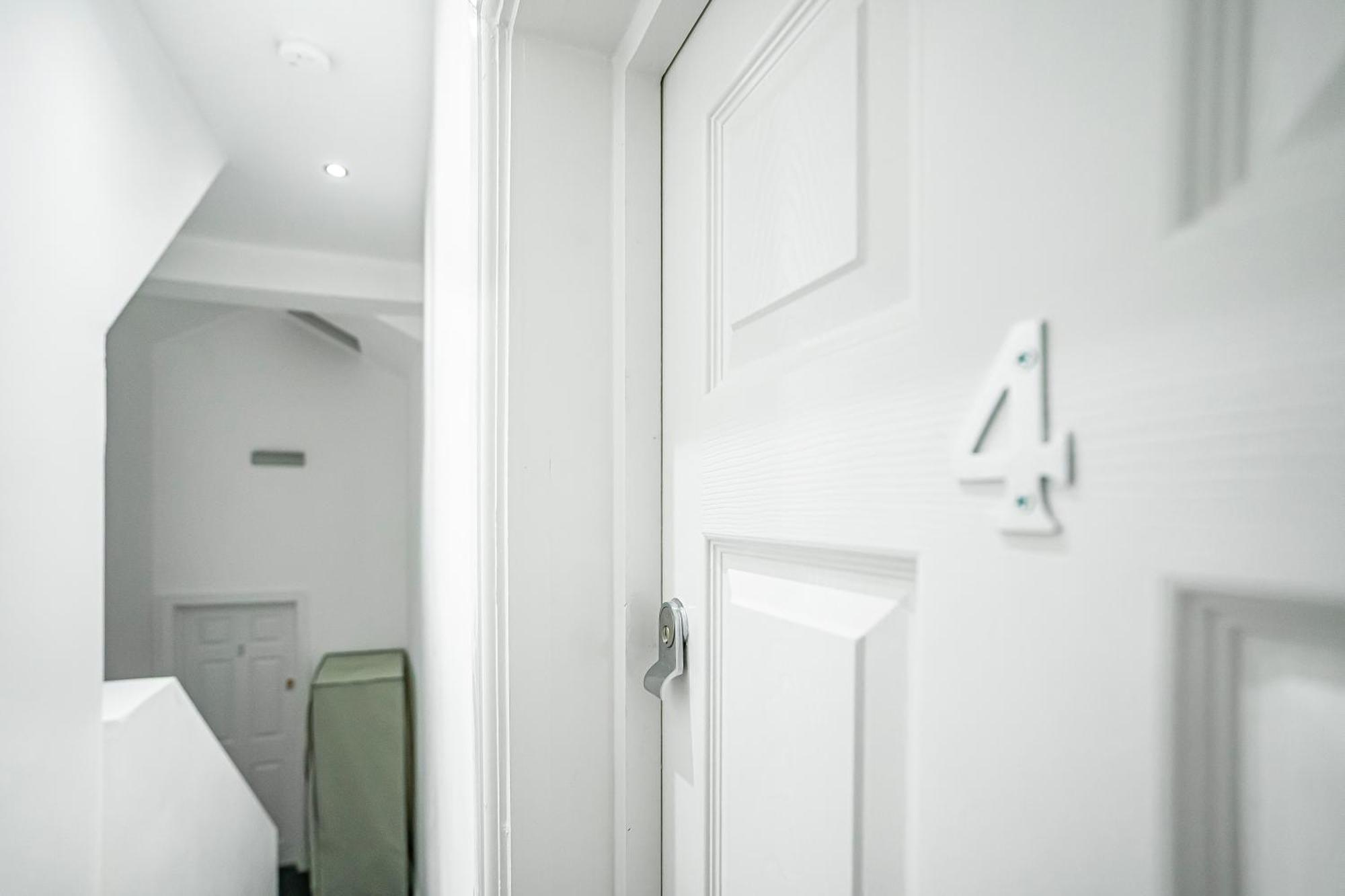 Modern Apartments London With Free Wifi Екстериор снимка