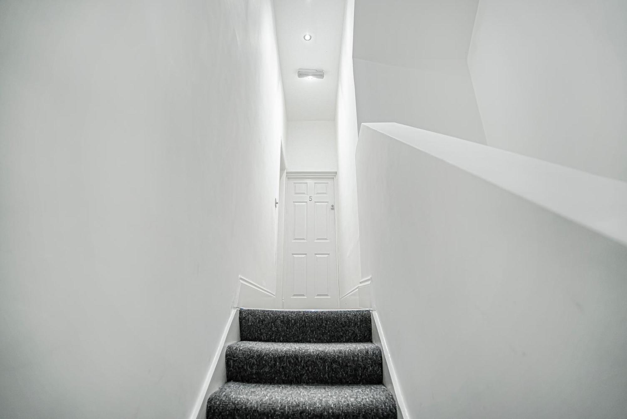 Modern Apartments London With Free Wifi Екстериор снимка